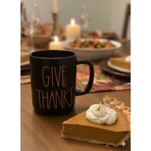 Rae Dunn "Give Thanks" mug